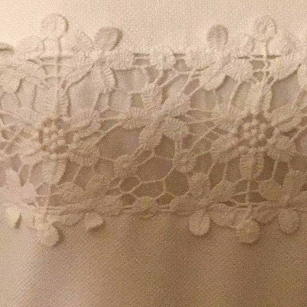 Beautiful spotless white lace lined dress - Picture 2 of 4